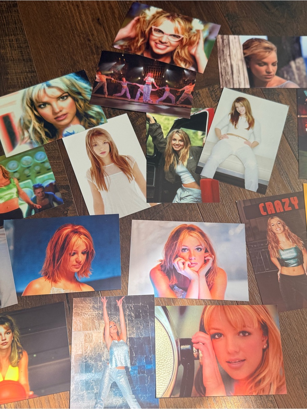 2000 Britney Spears assorted collectible photo cards-magic box